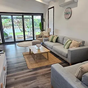 Canal - Modern 4bedroom With Spa, Sauna And Private Pontoon - New Proprietor 2024 Holiday home Mooloolaba